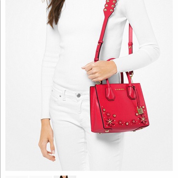 NWT MK scalloped leather shoulder strap.